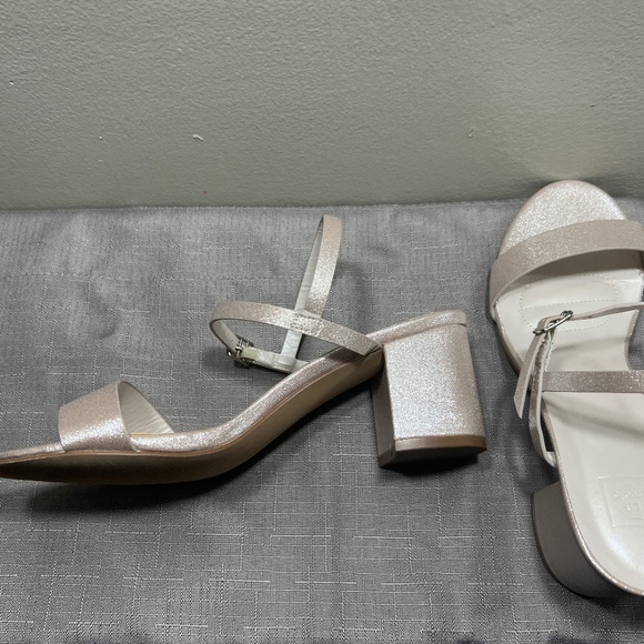 Prom or wedding sandal size 7 - Picture 3 of 6